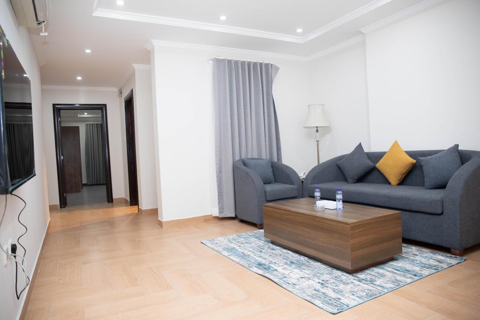 Golden Suites Jubail ภายนอก รูปภาพ